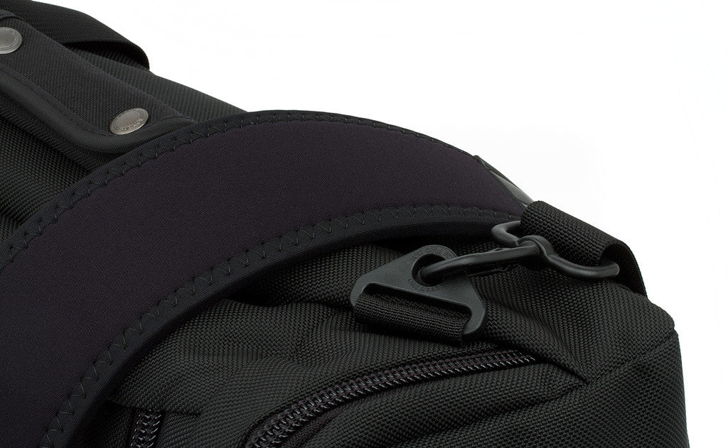 A photo of the Aeronaut's grab handle and shoulder strap attachment point.